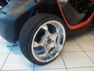 Elia3-Twizy.jpg